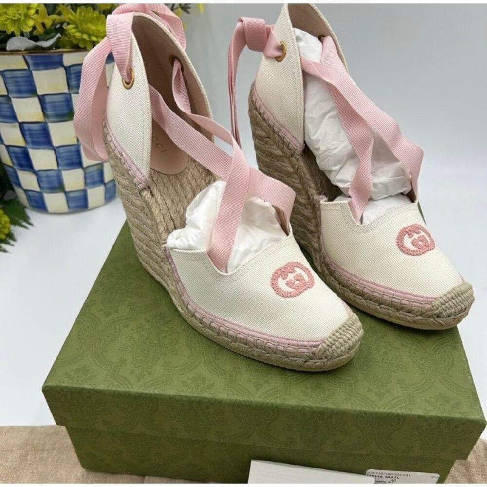 Women’s Gucci canvas GG wedge espadrilles size 40 made in Italy